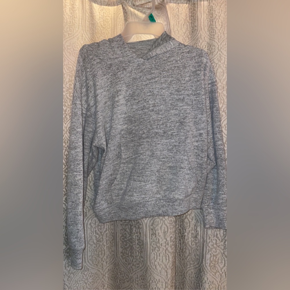 🎊Gray cropped hoodie 🎊